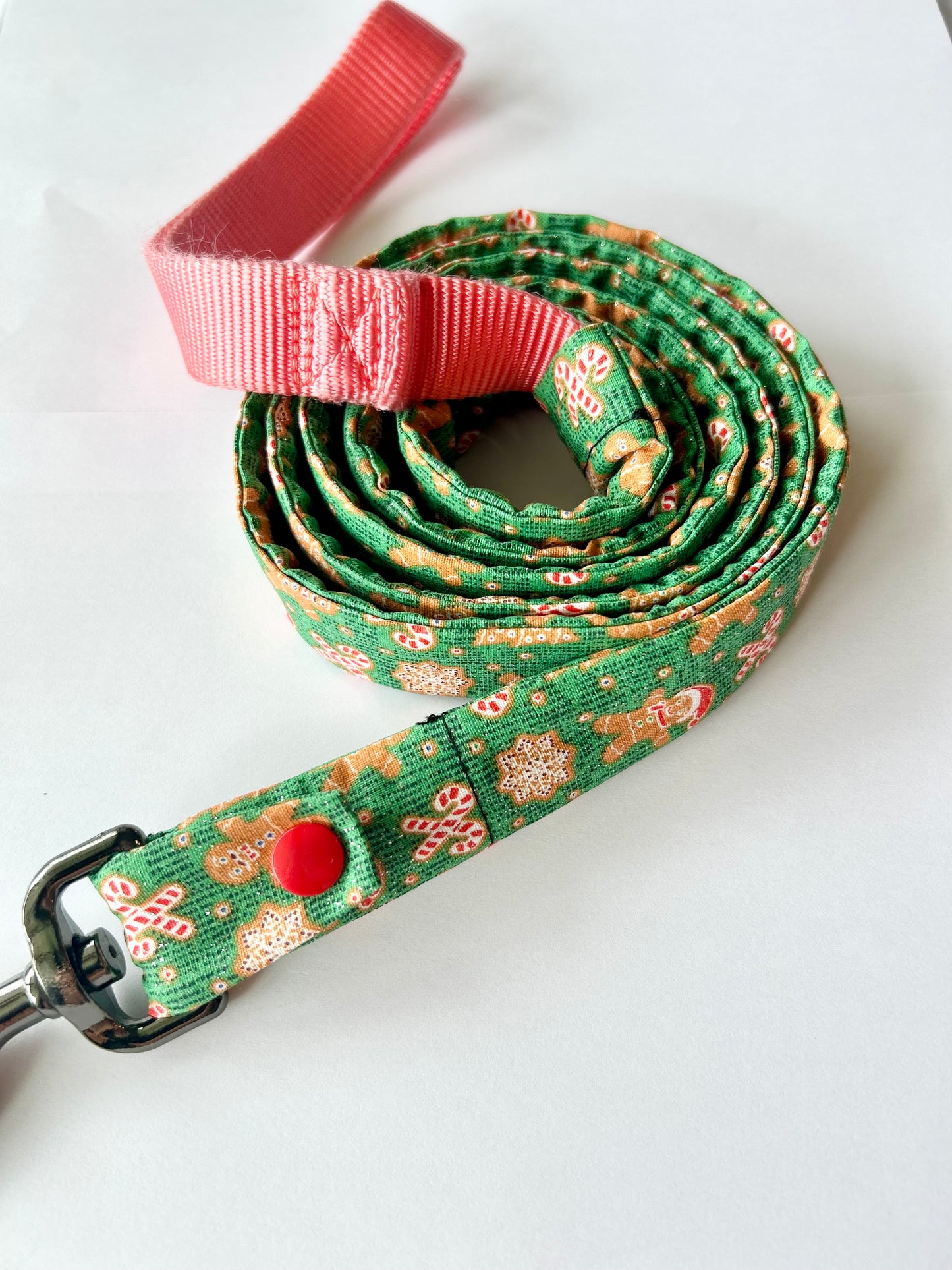 Gingerbread Leash Cover